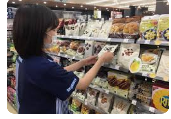 【ケンブリッジ大学教授】「コンビニで働いている人の多くは、もはや日本人ではありません、日本の時給は非常に低い、数年後には彼らも日本はもういいや、別の国に行ってお金を稼ごうと思うようになるでしょう」