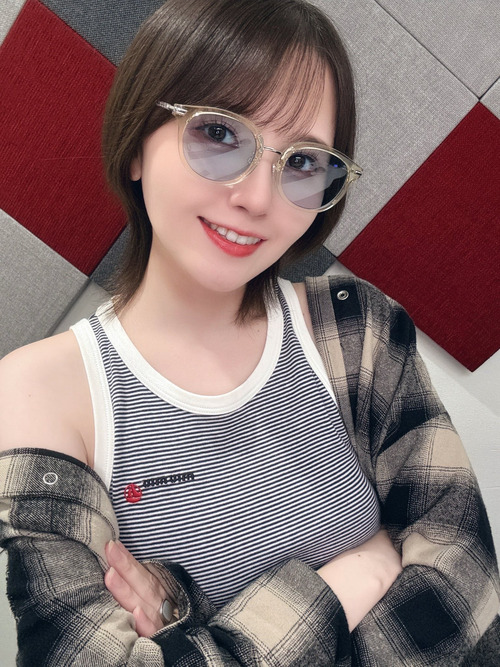 【画像】声優・鬼頭明里のスベスベ腋ｗｗｗｗ