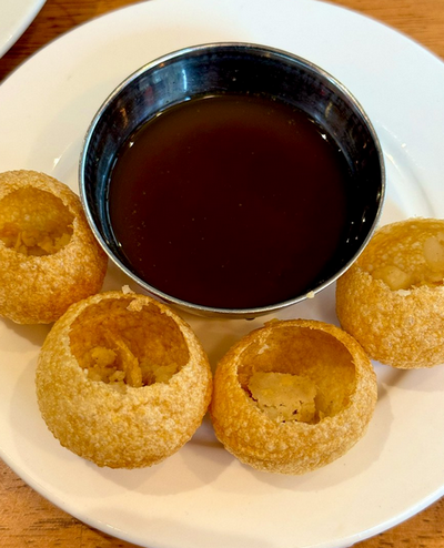 【謎料理】カレー屋さんがサービスで出してきた料理がなんもわからん