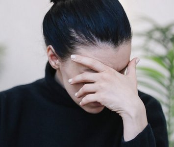 【少子化】「43歳って、江戸時代なら寿命でしょ」高齢初婚「嫁」の流産に冷ややかな「姑」。頭の古い世代に苦慮する現代女性