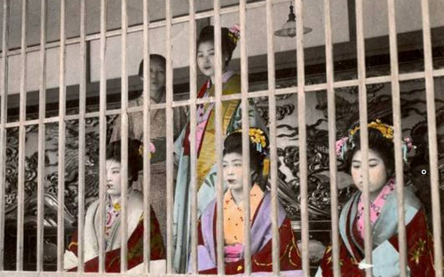 江戸時代男「遊郭で女抱くか、おい」遊郭「へい、じゃあまず顔合わせから」