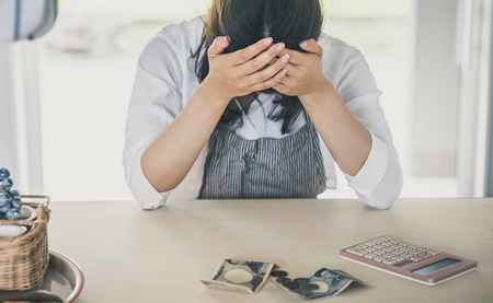 本当は働きたいのに　月21.6万円の生活保護費を受給する31歳シングルマザー〓