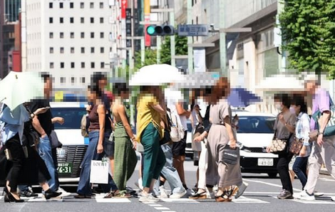 外国人 「え、何で日本人ってこの暑さでサンダル履かないの？」