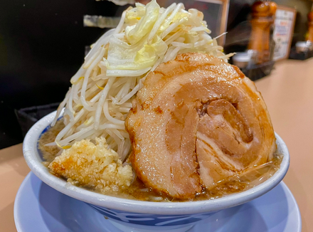 【外食】ラーメン二郎府中店、食事は「20分以内で」と“異例”のお願い