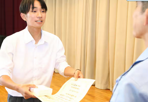 【千葉】踏切内の40代女性を抱きかかえ間一髪で救出　男子高校生に感謝状
