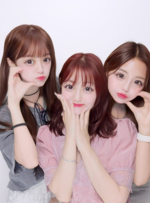 【プリクラ】松永里愛と写る謎の2人・・・一体誰？