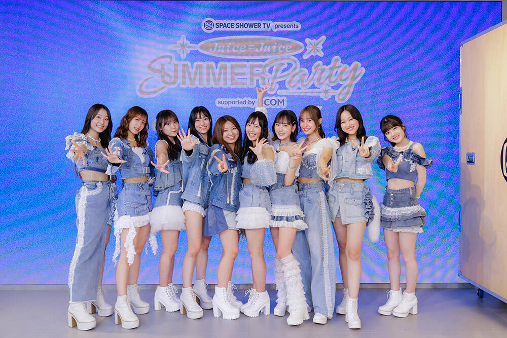【メンバーを探せ】川越女子高等学校の生徒とJuice=Juiceの集合写真