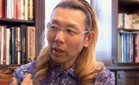 【華道家】假屋崎省吾さん、新幹線内で騒ぎ立てる子どもらにブログで苦言「家庭のしつけが、わかりますね～」