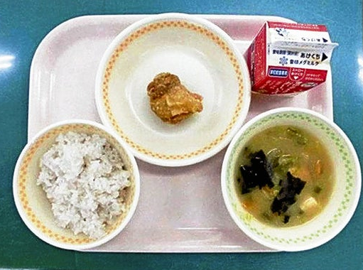 【福岡】主菜「唐揚げ１個」で炎上の学校給食、改善策探るも人手不足や物価高が難題…専門家「将来像を考える機会に」