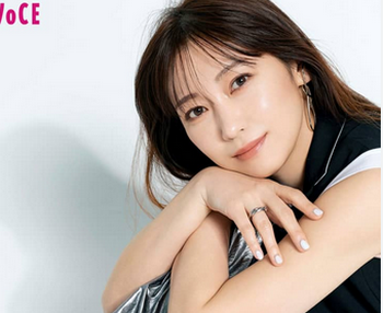 【芸能】「顔が…」ネット騒然！初代モー娘メンバー・飯田圭織のプールで楽しむ近影に驚きの声が続々と「顔変えました!?」「え?!元モー娘の!?」