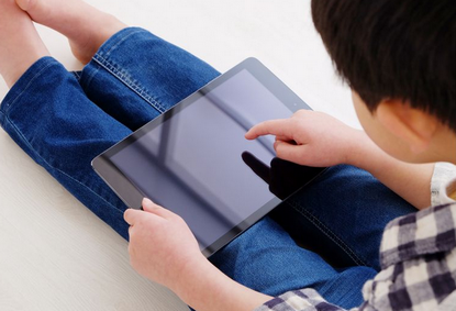 【教育】「タブレット」は子どもの学力を下げる…世界の教育現場がデジタルからアナログへ回帰中