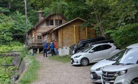 【続報】オホーツクの羅臼岳　クマに襲われたのは20代男性　脇道に引きずられたか　警察など救助へ向かう