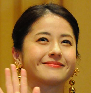 【映画】「ずっと棒読み」「違和感ヤバい」大ブレイク人気女優（41）「ジュラシック・ワールド」での初吹き替え演技が酷評の嵐…「なんでプロの声優にやらせないの？」