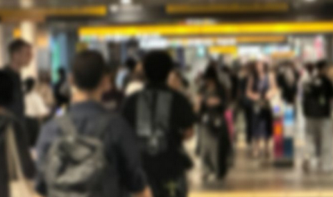【社会】被害女性たちが明かす「ぶつかりおじさん」の恐怖　その悪質な実態が伝わりにくい呼び方にも異論続々「シンプルに暴行犯」「通り魔暴行犯って呼び名でいい」