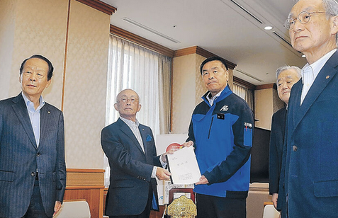 【石川】最低賃金「支払う側無視」　石川県内経済４団体のトップ、異例の合同直談判　知事に支援策要請