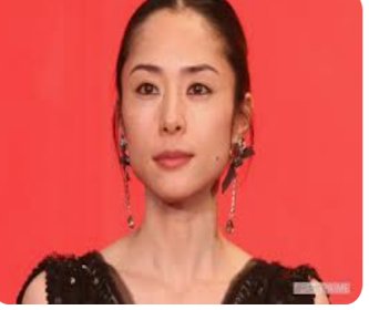 【画像】深津絵里(52)さん、映画出演のビジュアルカットに「全然変わらない」の声