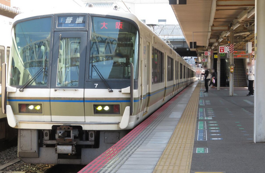 【JR西日本】600人乗る電車、発車後に全てのドア開く　車掌が操作ミス