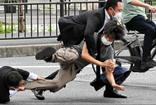 【社会】安倍氏銃撃、背景に「宗教的な虐待」主張へ　山上徹也被告の弁護団