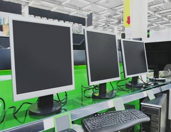 【物議】パソコンを「有償譲渡会」で購入しようと考えています。3年保証＋メモリ8GB＋Celeron搭載のモデルが「3万円」だとお得でしょうか？