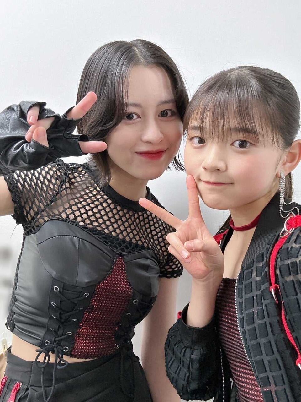 【開封動画】松本わかな＆平山遊季、プリキュアシールウエハースに大はしゃぎ