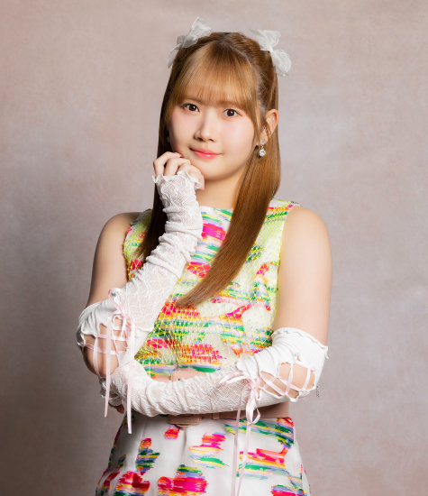 【悲報】岡村ほまれちゃん、視力低下でメガネっ娘に