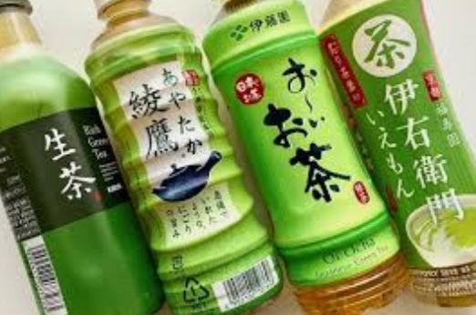 自らの尿を入れたお茶のペットボトルをコンビニの棚に並べた26歳男を逮捕　買った客が臭いに気付き発覚