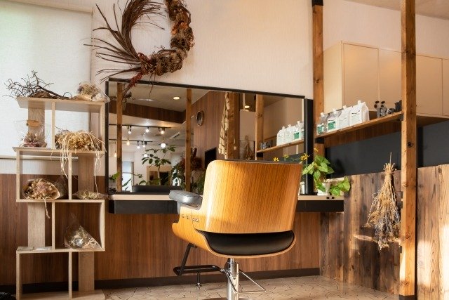 現役美容師が『1000円カット』と『美容院（カット平均6000円）』の違いを分かりやすく例える」→