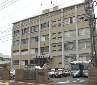 【どっちがいい？】饅頭を品定め中にアルバイトの「どっちでも」に激高か　暴行容疑で女（５７）を逮捕