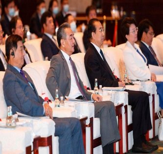 中国「日本人よ、君たちがどんなに西洋にすり寄り彼らの真似事をしても決して白人になれないよ？」