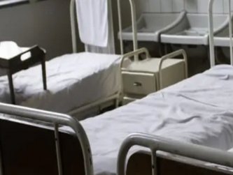 上小阿仁村「先生は休んでばかりの年寄りで信用ならない」医師「24時間対応を要求される」