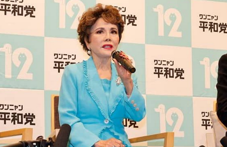 【芸能】デヴィ夫人に警察トラブル報道　深夜の動物病院で怒鳴ったか「このカネ儲けー！」