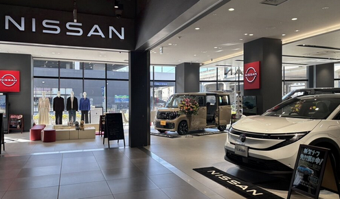 【経済】日産「車を販売しない」モール内の店舗を倍増へ「人が集まる場所に車を持っていく」ことで国内販売てこ入れ