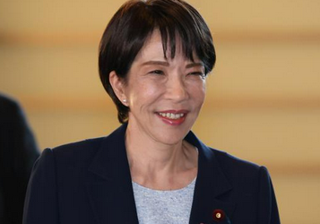 【支持率は、発足直後の調査から2回目で下がるのが一般的】高市内閣の支持率は69％（10月の発足直後調査は68％）と、歴代屈指の高さを維持している、不支持率は19％だったのが17％になった・・・朝日新聞世論調査