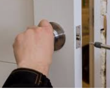 【広島】20代女性の車のドアノブに体液、容疑で30歳男を逮捕