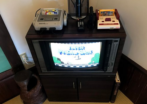 【悲報】ファミコン時代のブラウン管テレビ12万円wwwww