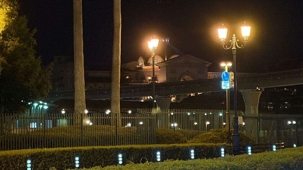 【悲報】東京ディズニーシーのホテルに刃物男が侵入したらしい…草