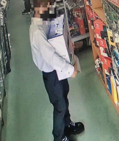 【悲報】「プレステ5」2台を勤務先から盗んだ疑い　アルバイト店員を逮捕