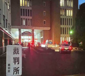 【裁判】「警察の人をぶっ刺すんじゃないかと」傍聴の女子高生は恐怖　判決直後、ベトナム国籍の男が法廷で窓ガラス破壊