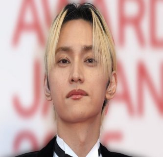 【独占スクープ】敏腕プロデューサー・SKY-HIが「未成年女性アイドル（17）を深夜に自宅呼び出し」、本人は「軽率で誤解を招く行動」と回答【NHK紅白歌合戦に出場予定の所属グループも】