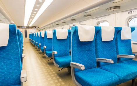 【自由席】「妻に席を譲ってもらえませんか」新幹線自由席で哀願するW抱っこ紐夫婦。指定席を予約しなかった理由に「知るか」の声