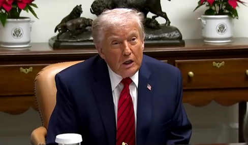 【ESTA申請者】トランプ氏、日本を含むビザ免除国の旅行者に対し「5年分のSNSの履歴」「過去5年間に使用した電話番号」「過去10年間のメールアドレス」などの提示を求める案