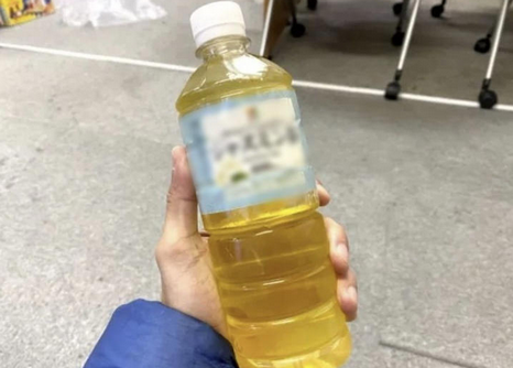 【不起訴】尿入りボトルをコンビニの棚に陳列した疑い、27歳男性を不起訴に「事件に関する一切の事情を考慮」