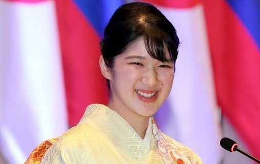 【皇室】「愛子さまを天皇に！」4万9000人がオンライン署名、急激に支持が高まっている背景 ラオス訪問での振る舞いに人気沸騰、秋篠宮家への“複雑な国民感情”も関係か