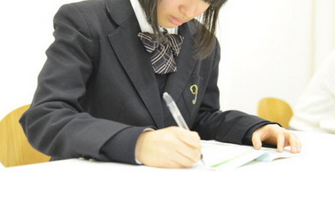 慶應女子高生が史上初の女子高生司法試験合格！「企業法務の弁護士になりたい」