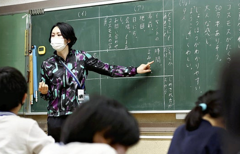 【教育】教員のなり手確保へ 免許取得に必要な単位数 最大5割削減方針