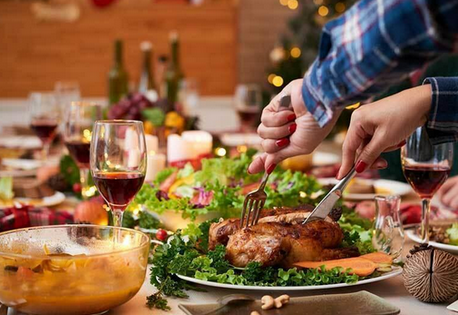 「なんでなの！？」　日本のクリスマス文化にアメリカ人が大笑い　“本場”ではあり得ない習慣とは