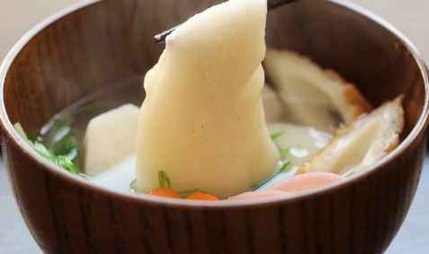 【おもち】もし「餅」が喉に詰まったら…「わずか4分で命の危機」→掃除機で吸い出すは危険→ならば救急隊員が駆けつけるまでにできることは?