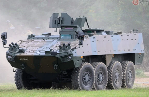 【外車】国産じゃダメだった？「自衛隊の新型装甲車」が外国製になったワケ 三菱＆コマツも新造したのに
