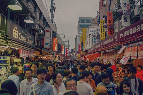質の悪い正月食材を求める客で今年もアメ横が賑わってしまう