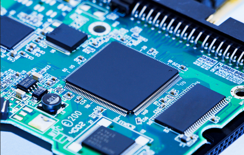 1990年日本の半導体シェア５０％超　→　2025年日本の半導体シェア８％